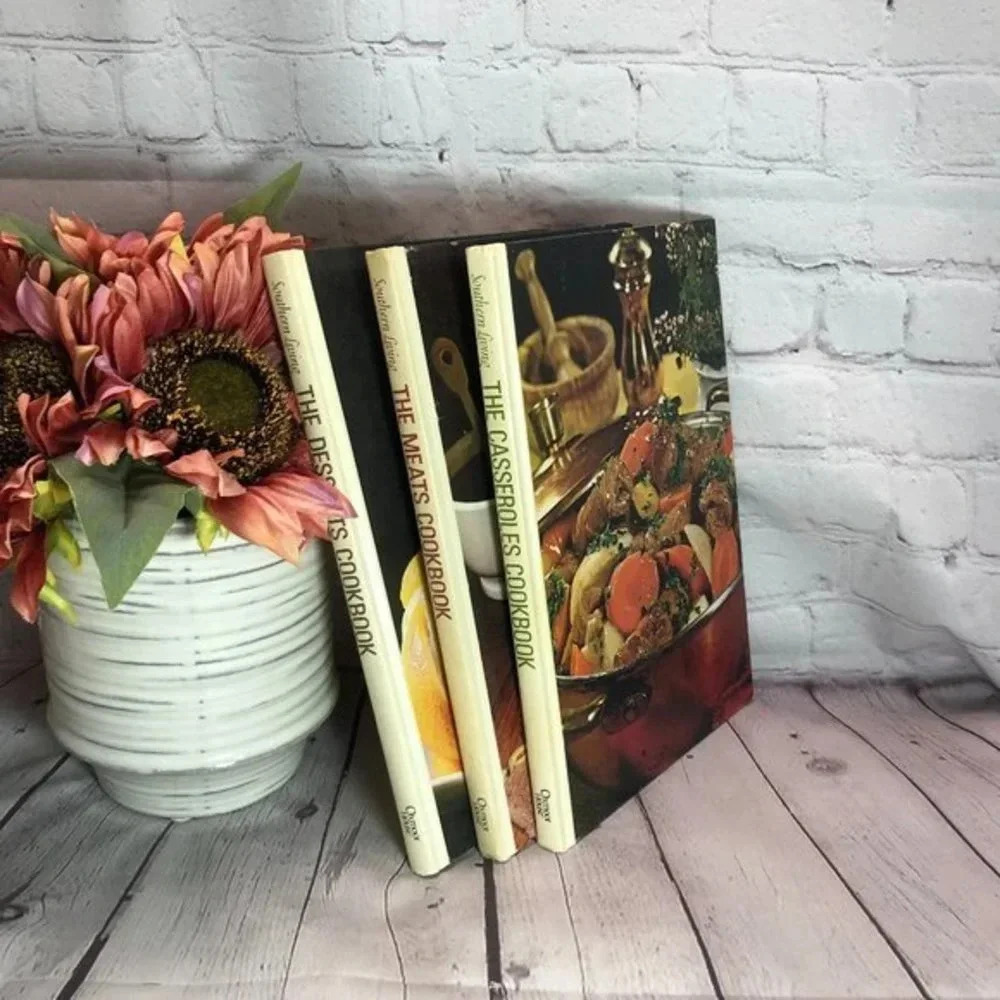 Vintage 1977 Southern Living set cookbook